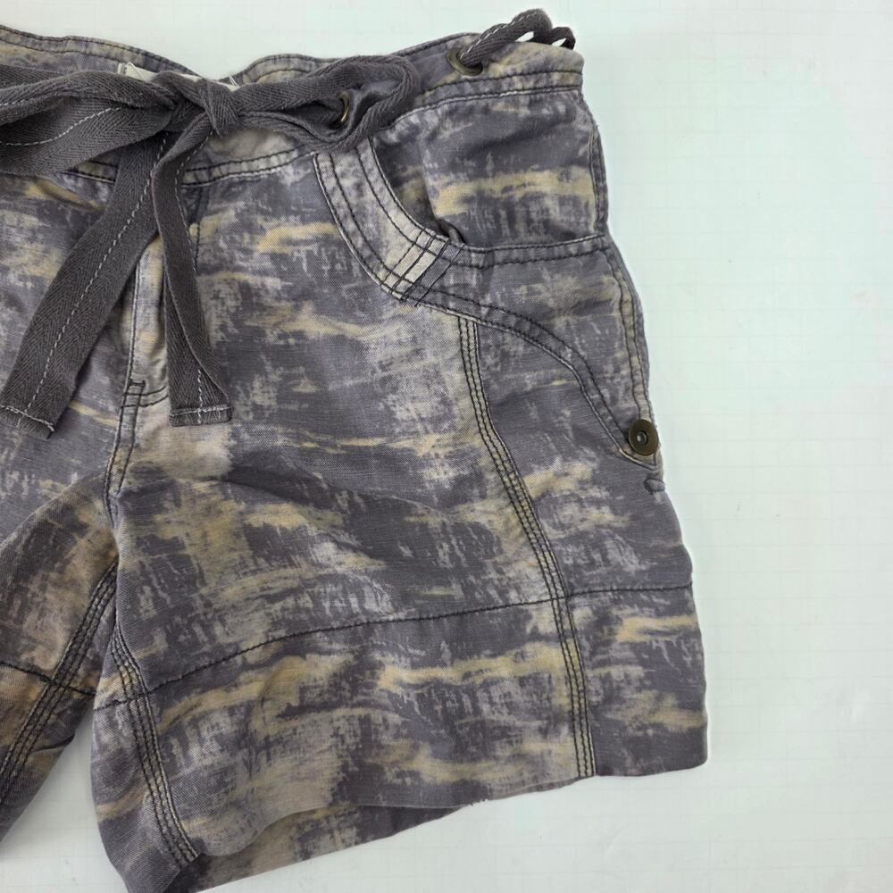Free People Low Rise Y2K Patterned Utility Shorts Size 8 - Picture 5 of 8